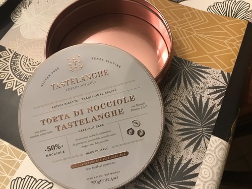 Customer photo review of Torta di Nocciole Tastëlanghe (Box Torta)