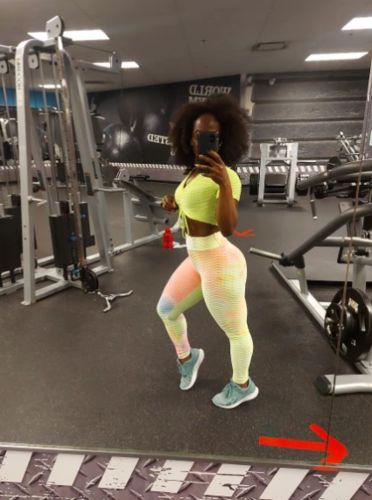 Customer photo review of GYMKARTEL® ANTI-CELLULITE AND PUSH UP LEGGINGS - TIE-DYE YELLOW