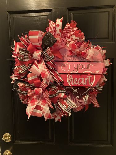 Customer photo review of 5 Ways To Use DecoMesh for Wreaths