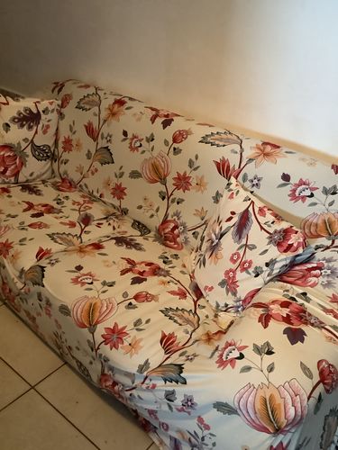 Customer photo review of Red Flower - Housses Extensibles de Fauteuil et Canapé - La Maison des Housses
