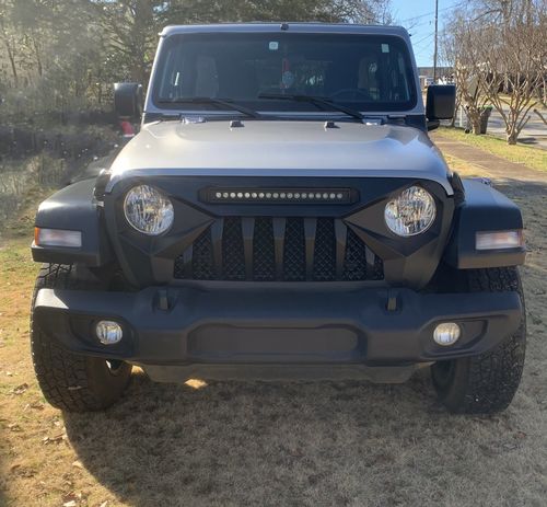 Customer photo review of Demon Grille w/ LED Off-Road Lights for 18-21 Jeep Wrangler JL & Gladiator JT