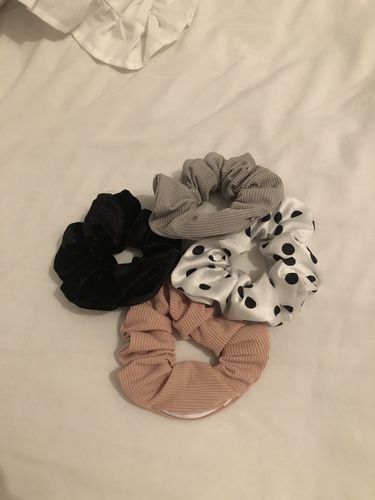 Customer photo review of Stashy Scrunchie