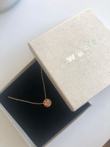 Customer photo review of Gold Dipped Lineart Love Halskette