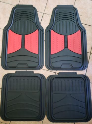 Customer photo review of 4PCS Jeep Floor Mats