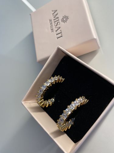 Customer photo review of Icey Ohrringe