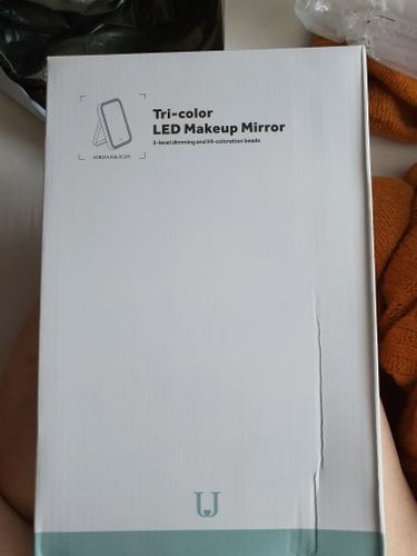 Customer photo review of The Eye Makeup LED Light Portable Mirror