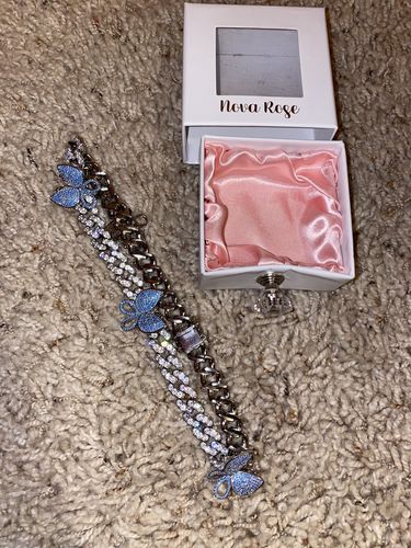 Customer photo review of “Butterflies baby” Cuban link necklace