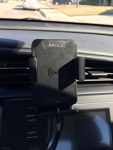 Customer photo review of MiLi Carmate II --- Easy One Touch Wireless Charging Car Mount