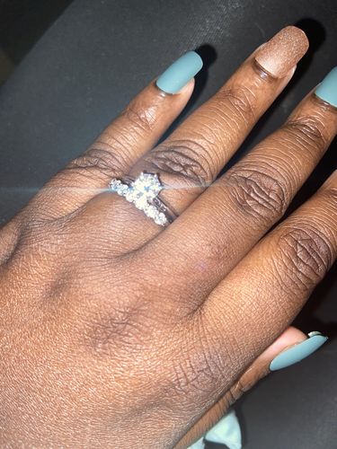 Customer photo review of Moissanite Series Classic Six-Prong Sterling Silver Ring