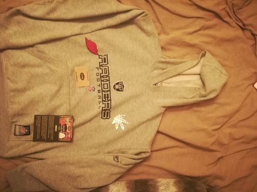Customer photo review of Hoodie - Oakland Raiders - 3XL