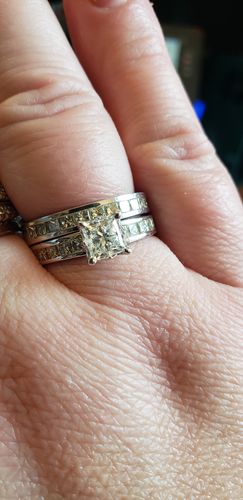 Customer photo review of 2.10-3.25 CT Princess Cut Natural Diamonds - Bridal Set