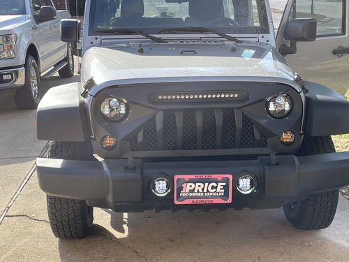 Customer photo review of Gladiator Grille w/ LED Off-Road Lights & Smoked Turn Lights Combo for 07-18 Wrangler JK