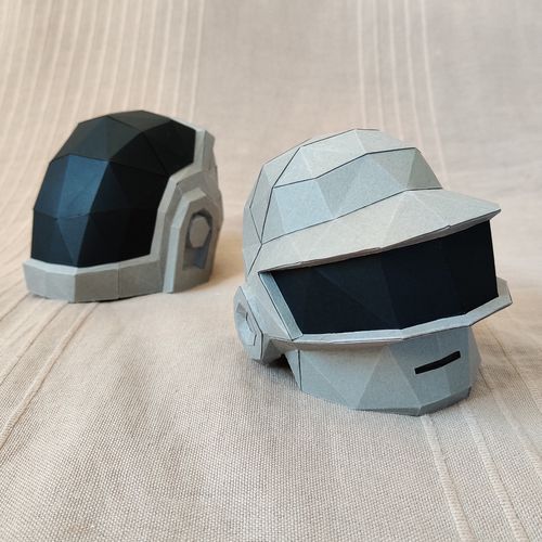 Customer photo review of Casque Daft Punk doré