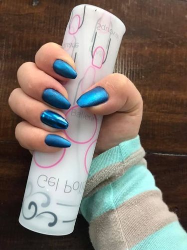 Customer photo review of Cat Eye Gel Magnetic Gel Polish UV