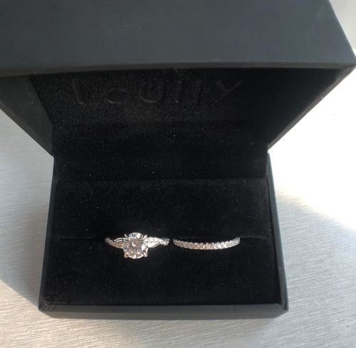 Customer photo review of Twist 1.0 Carat Round Cut Women's Wedding Set In Sterling Sliver