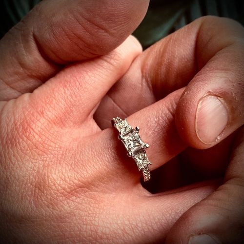 Customer photo review of 1.20-2.35 CT Princess & Round Cut Natural Diamonds - Engagement Ring
