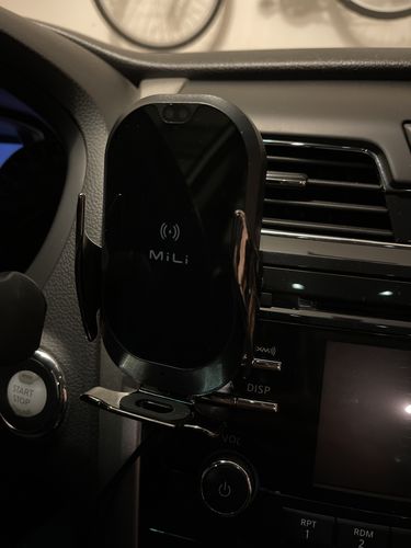 Customer photo review of MiLi Carmate IV --- 15W Qi Fast Charging, Auto-Clamping, 360° rotation, Easy to install, Wireless Charging