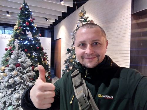 Customer photo review of MiLi Power Stone 9600 mAh Power Bank, The World's First 2 Years Warranty PowerBank , Pocket Size with Fast Charging Technology