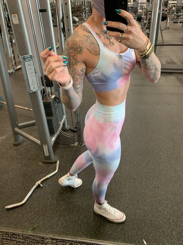 Ashley K. review of TIE DYE SCRUNCH SEAMLESS LEGGINGS - TROPICAL SWIRL image 1 out of 1