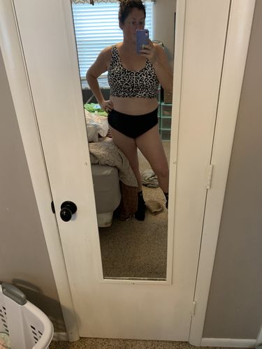Customer photo review of Traveler Top | White Leopard Print