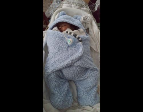 Customer photo review of Solvani Baby Bear Swaddle