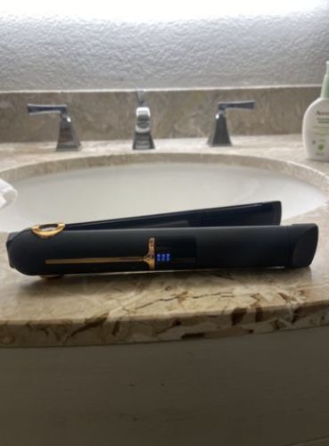 Customer photo review of Solvani Portable Flat Iron