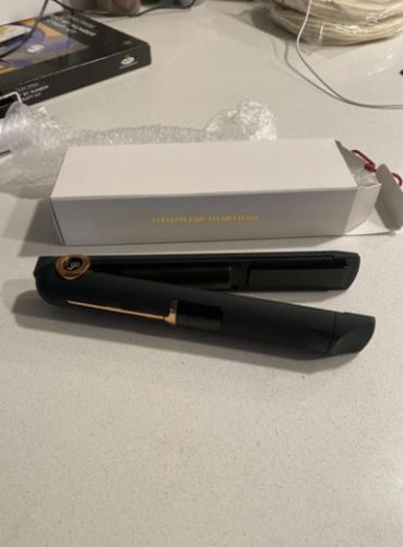 Customer photo review of Solvani Portable Flat Iron