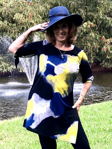 Customer photo review of Clara Sunwoo Black/Multi Watercolor Print Half Sleeve Semi-Sheer Tunic Top TU76P NEW