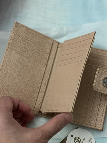 Customer photo review of Giani Bernini Framed Indexer Leather Wallet (Blush)