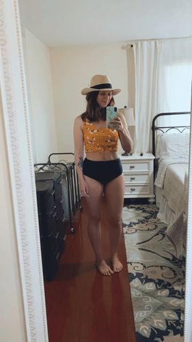 Customer photo review of Traveler Top | Mango Floral