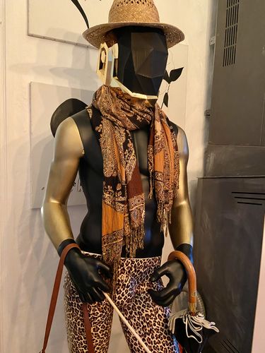 Customer photo review of Casque Daft Punk doré