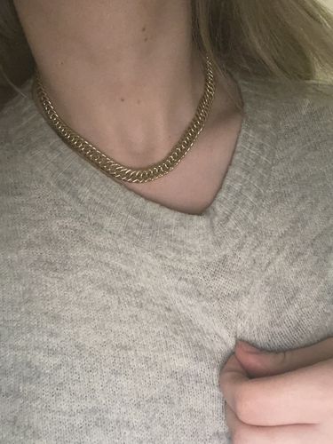 Customer photo review of Valentina Necklace