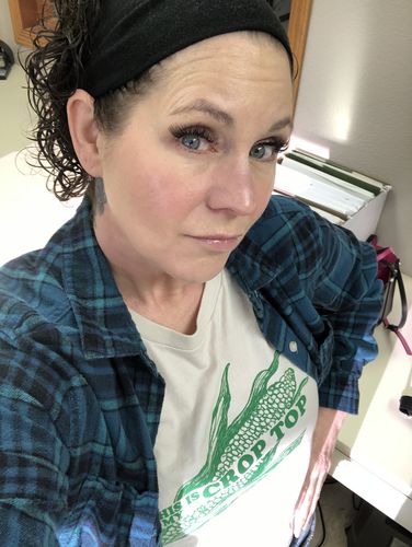 Customer photo review of "Support Local Farmers" Graphic Tee In Dust