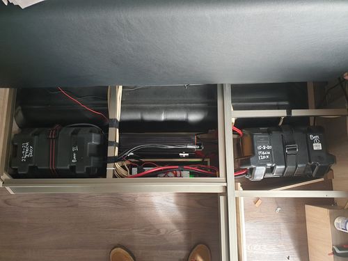 Customer photo review of Inverter 2000 Watt 12V Pure Sine Wave with remote control ITECH2000W
