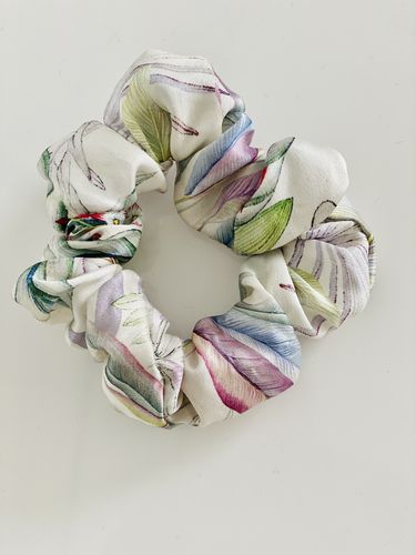 Customer photo review of Iridescent Garden Silk Scrunchies Set