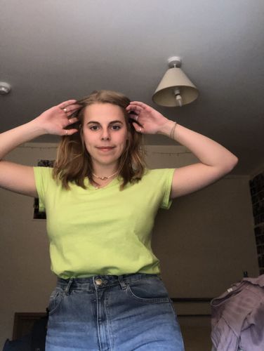 Customer photo review of Vintage Champion V-Neck T-Shirt