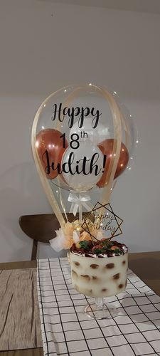Customer photo review of 18inch Clear Bubble with Metallic Gold Insert Hot Air Bouquet