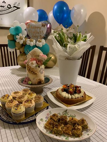 Customer photo review of Your Choice of Helium-Filled Metallic Colored Balloons