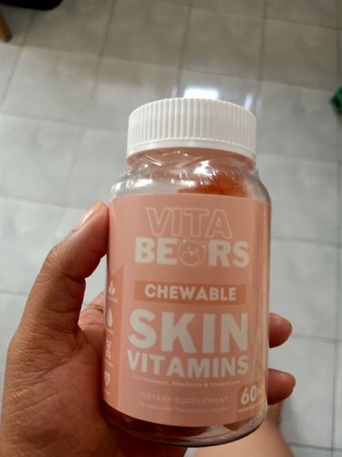 Customer photo review of Skin Vitamin Gummies