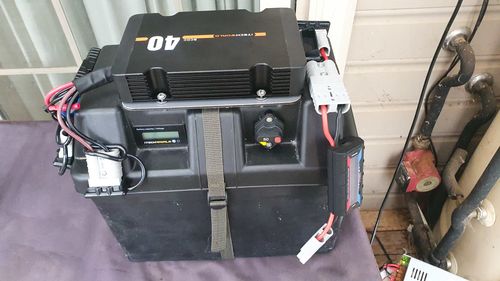 Customer photo review of Dual input 40A In-Vehicle Battery Charger DC iTECHDCDC40 DCDC