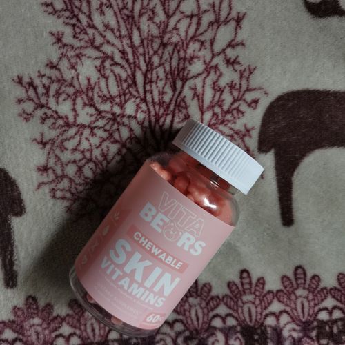 Customer photo review of Skin Vitamin Gummies