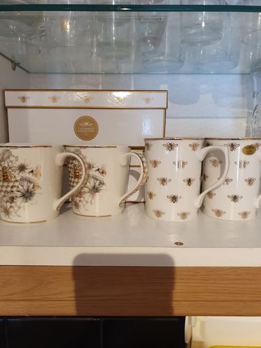 Customer photo review of Honeycomb & Bees Fine China Ivory Mug