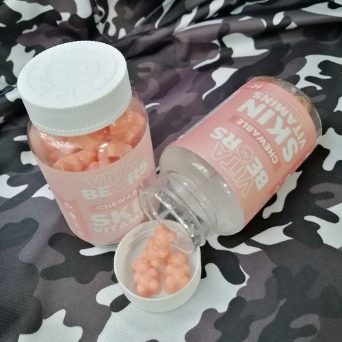 Customer photo review of Skin Vitamin Gummies