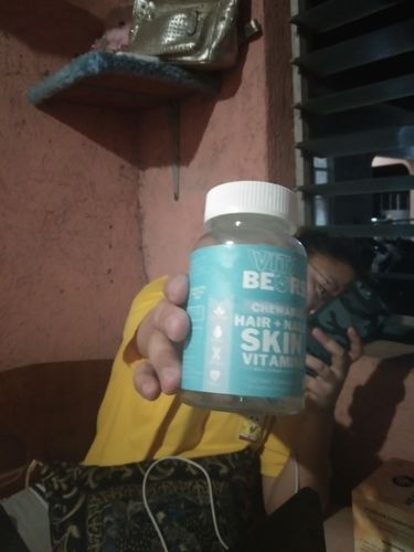 Customer photo review of Hair Vitamin Gummies