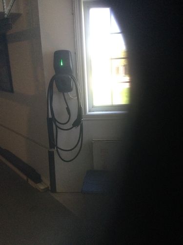 Customer photo review of Borne de recharge FLO Maison pour voitures électriques