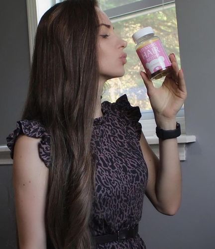 Customer photo review of Biotin Vitamin Gummies with 10000mcg biotin for Hair Growth, Skin and Nails 60 vegan gummies