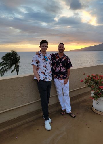 Customer photo review of Men's Floral Cotton Tropical Hawaiian Shirt