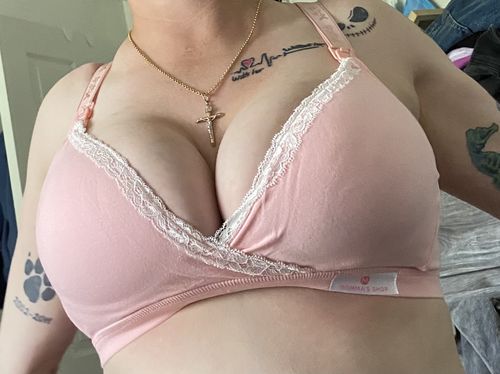 Customer photo review of Momma's Comfy Maternity Bra