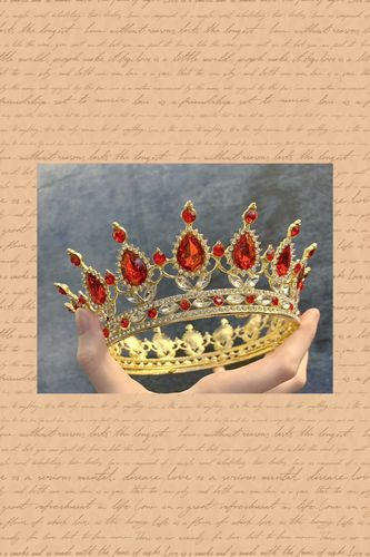 Customer photo review of Gem Queen Crown