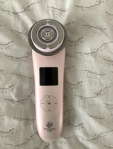 Customer photo review of EvenSkyn® Lumo: Premium Anti-Aging & Skin Tightening Handset